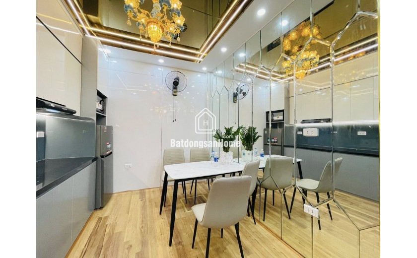 NHÀ ĐẸP ĐỈNH CAO KHU VỰC TRẦN QUỐC VƯỢNG - CẦU GIẤY - 3 MẶT THOÁNG -  NGÕ NÔNG GẦN PHỐ - VỊ TRÍ TRUNG TÂM ĐI ĐÂU CŨNG TIỆN - NỘI THẤT LUXURY